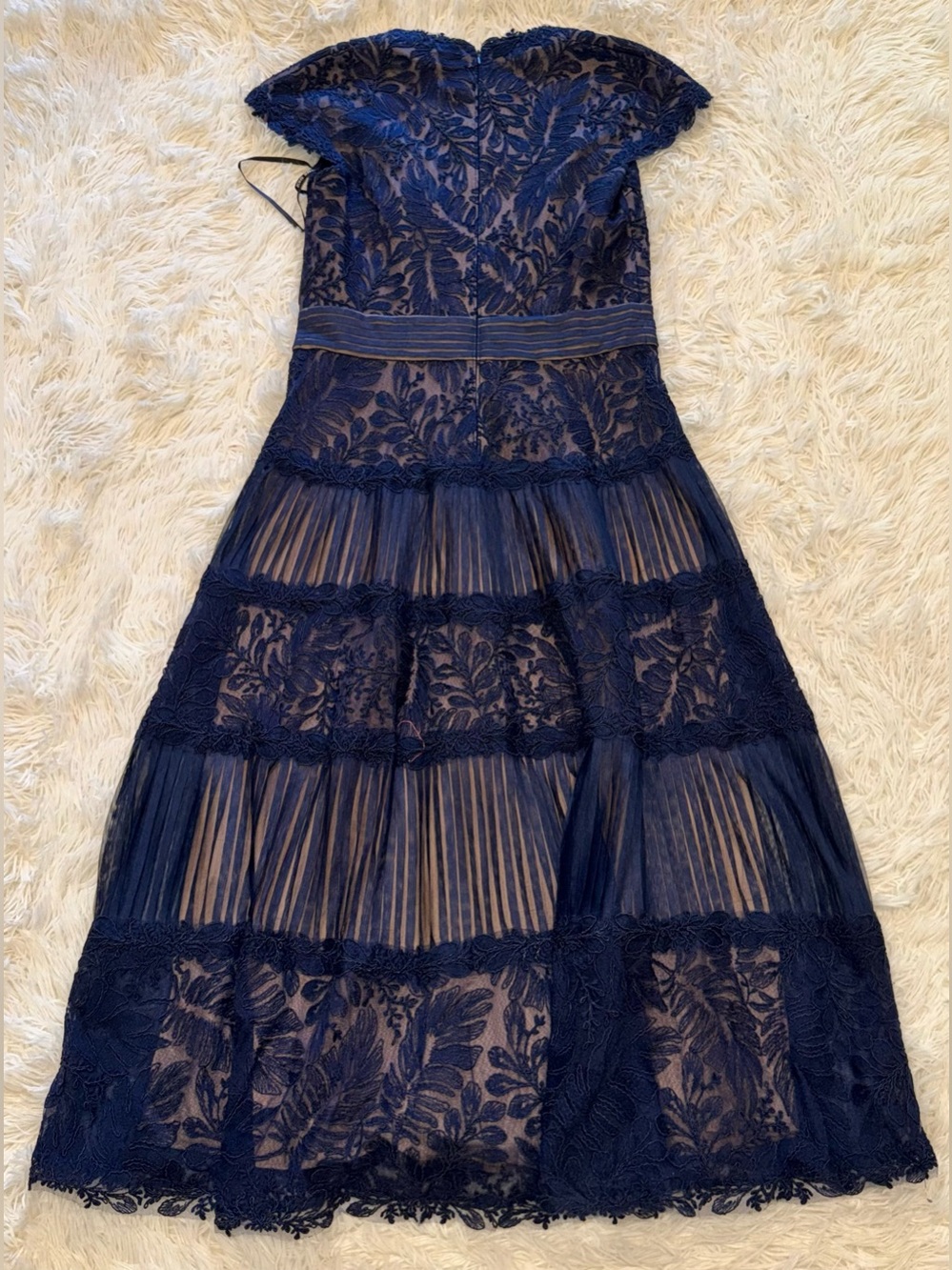 NEW Tadashi Shoji Pintuck Pleat Embroidery Detail Cocktail Midi navy nude Dress - Picture 9 of 11